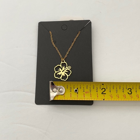 New Gold Hibiscus Flower Necklace - Picture 6 of 6
